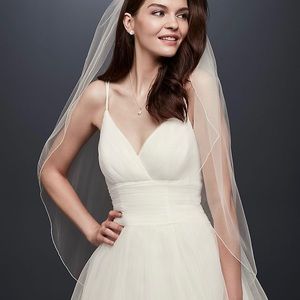 One Tier Tulle Fingertip Veil with Pencil Edge